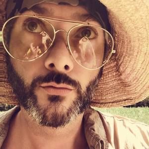 Meet your Posher, Dustin